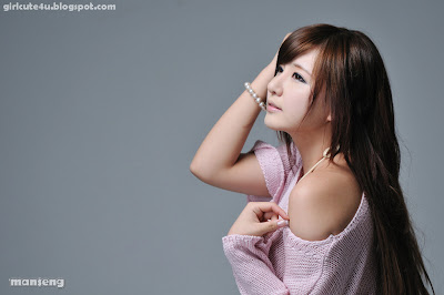 2 Ryu Ji Hye-Pink Sweater-very cute asian girl-girlcute4u.blogspot.com
