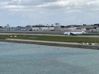 那覇空港の滑走路が近い