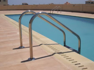 Install Swimming Pool Ladders