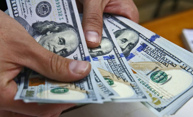 BC: El dólar bajó 26 centavos; este martes era vendido a RD$60.92