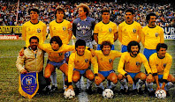 SELECCIÓN DE BRASIL - Temporada 1984-85 - Leandro, Oscar, Carlos, Edinho, Cerezo y Junior; K. Jack (cuidador), Renato, Careca, Zico, Socrates y Eder - BRASIL 3 (Zico 2 y Leandro), CHILE 1 (Alfredo Núñez) - 08/06/1985 - Partido amistoso - Porto Alegre, Brasil, estadio Beira-Rio