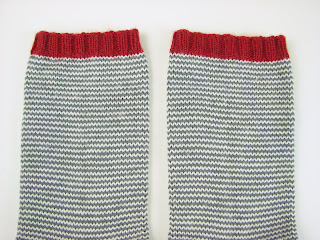 socks, knit, stripes, gray, white, pattern, simple, red