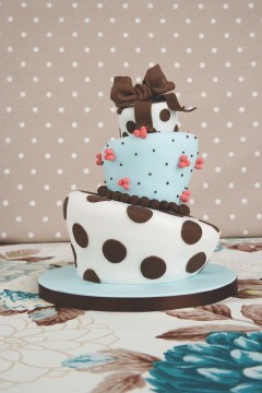  with these Topsy Turvy Wedding Cake Designs / Wedding Cake Designs
