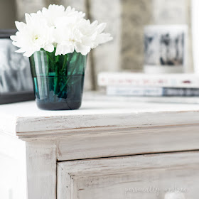 How to whitewash dated pine bedside tables with white chalk paint for a fresh farmhouse look. Includes before and after photos | personallyandrea.com