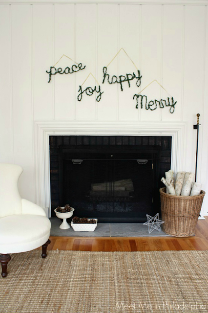 Holiday Faux Boxwood Signs (via Meet Me in Philadelphia)