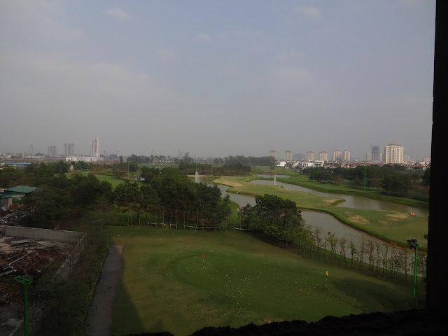 View sân golf từ tầng 3 Ciputra Club