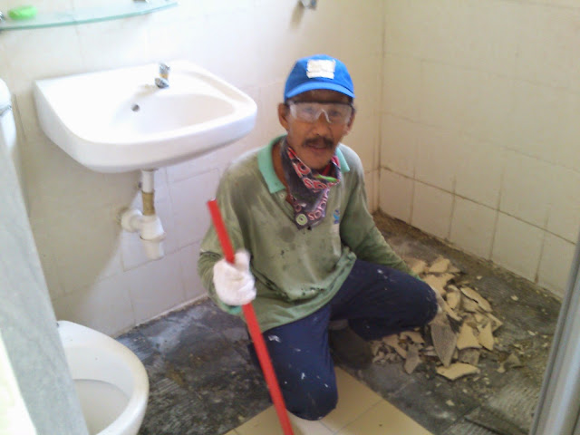 SERVICE WATERPROOFING  Membaiki lantai  bilik  air  yg bocor 