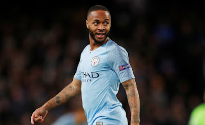 raheem sterling regala comida a mujeres