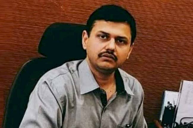 वाराणसी : जिलाधिकारी का चुनाव प्रत्याशियों को सुझाव , 'प्रत्याशी खुद को बचाएं कोरोना से, वरना अस्पताल में भर्ती होना पड़ेगा' 