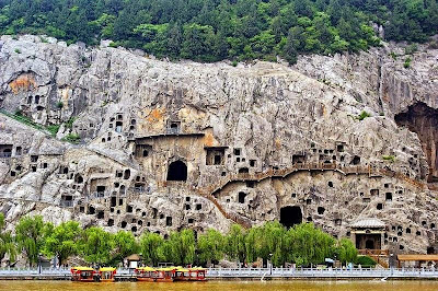 Longmen Grottoes, Candi Gua Buddha yang Megah di China