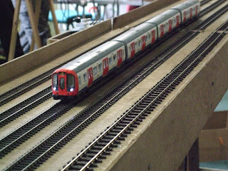 OO Gauge with London Underground S Stock