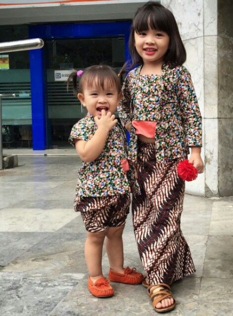 Inspirasi Kebaya  untuk Si Kecil  gebeet com