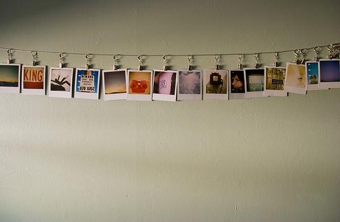 Picture Frames On Wall Display Ideas