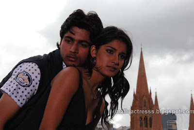 aridhu aridhu movie stills