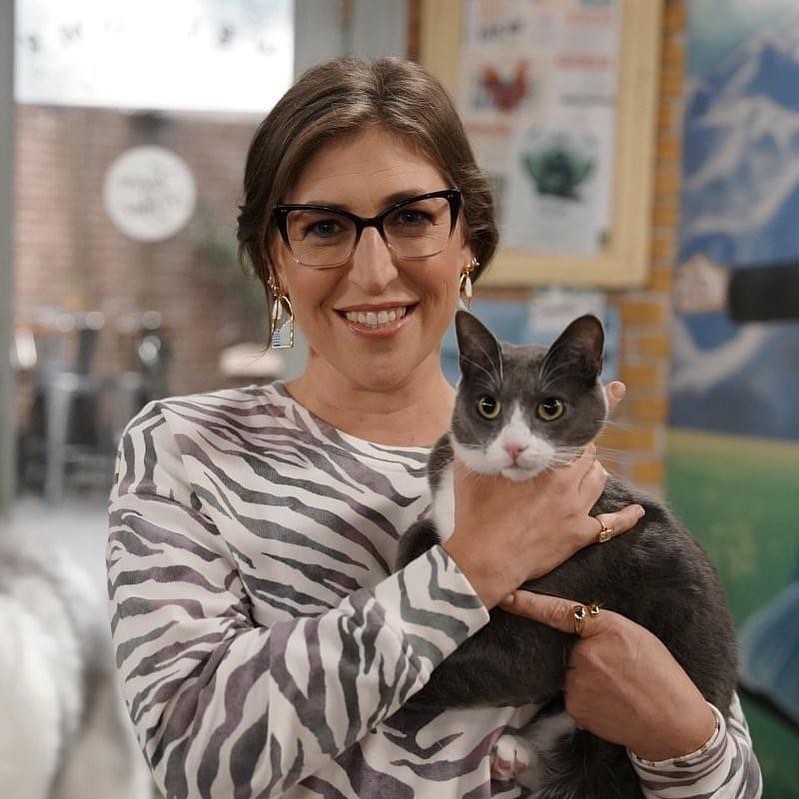 Mayim Bialik and her cat