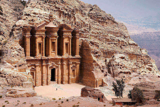 Khám phá vẻ đẹp thành phố cổ Petra
