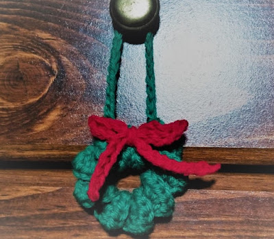 Easy Crochet Wreath Ornament