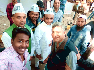 Munish Kaushik with AAP volunteers 