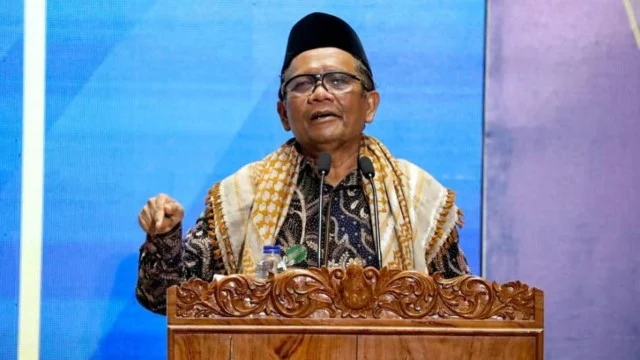 Mahfud MD Kena 'Slepet' Netizen Lagi Usai Ingatkan Ayat Al-Quran Soal Jual Kebenaran