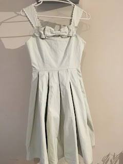 I wish I had one in navy as well!