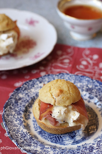 Muffin farciti con prosciutto crudo, gorgonzola dolce e torrone