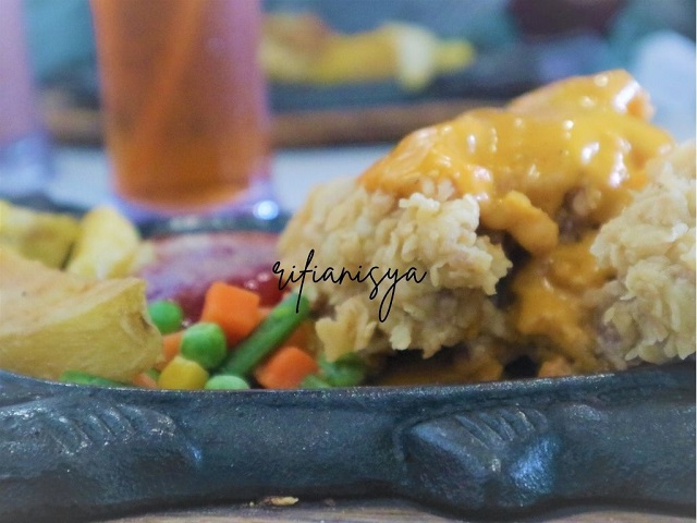 waroeng-steak-jogja