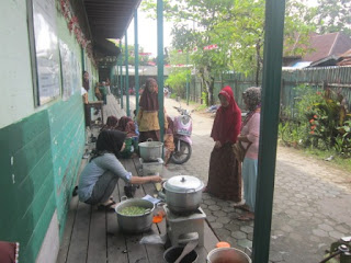 Jalin Kebersamaan Dengan Bubur Asyura MI Al Raudlah