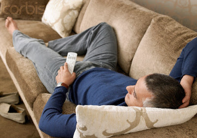Bahaya Tidur Dengan TV Menyala