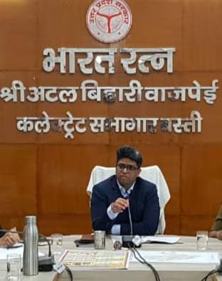कोरोना वायरस के समस्त मरीजों का इलाज का खर्च,राज्य सरकार उठाएगी:-जिलाधिकारी बस्ती