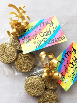 Celebrate St Patrick's day with your Pot of Gold and these cute, easy, cheap St Patrick's day bag toppers.  You can make yummy gold coins from Oreo Cookies and add this printable bag topper for a great St Patrick's day gift that everyone will be lucky to receive!