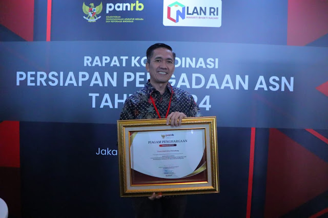 Pemkot Palembang Raih Penghargaan Bergengsi Dari Menteri Pendayagunaan Aparatur Negara dan Reformasi Birokrasi