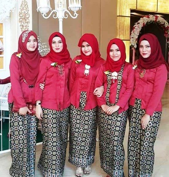  22 model  baju  batik  modern untuk  pesta  pernikahan  yang 