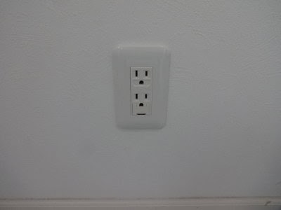 洗面所へコンセント増設工事 現場より V Blog 愛媛県松山市 アベ冷熱技研