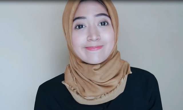Tutorial Hijab Segi Empat Simpel Dan Cantik