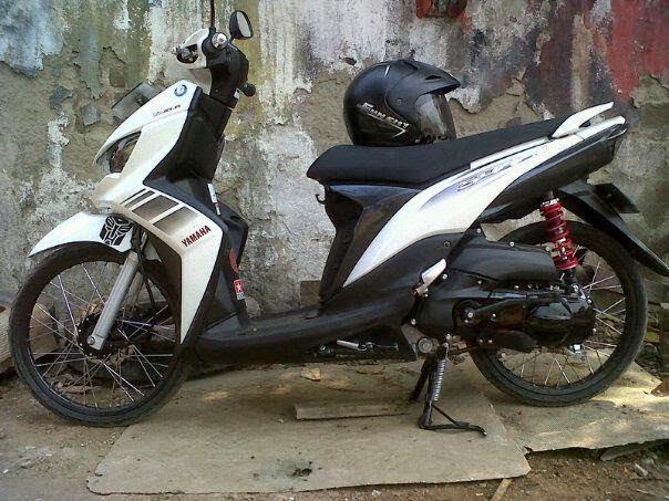  Modifikasi motor  mio  soul gt  warna putih hitam biru  ungu 