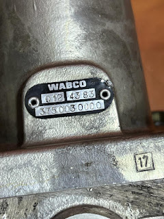 WABCO 3750030000 Pressure reducing valve 3750030000 wabco worldwide delivery   Also we have 3750031000 Rexroth qty 2pcs