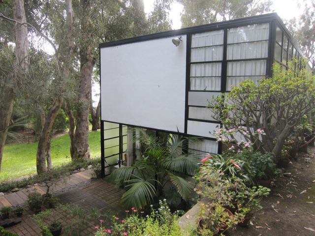 EAMES HOUSE: Inside and Out