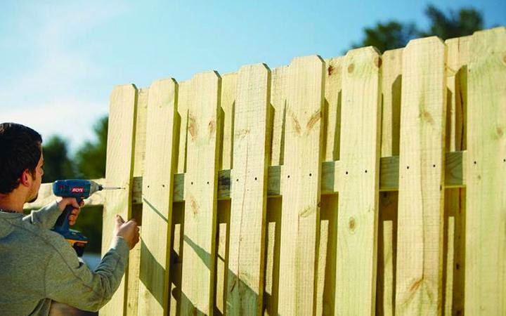 Woodworking Plans Reviewed: How to Build a Fence - Step by 