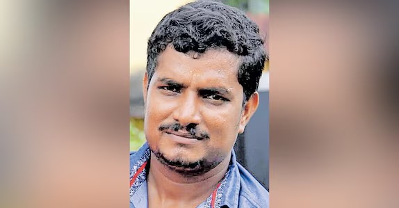 ഞാൻ പഠിച്ച പാർട്ടി ഇങ്ങനെയല്ല,സമര രീതിയും ഇങ്ങനെയല്ല,സ്വന്തം പാർട്ടിക്കാർ വഴിയിൽ തടഞ്ഞ സിപിഎം നേതാവിന്റെ പ്രതികരണം 