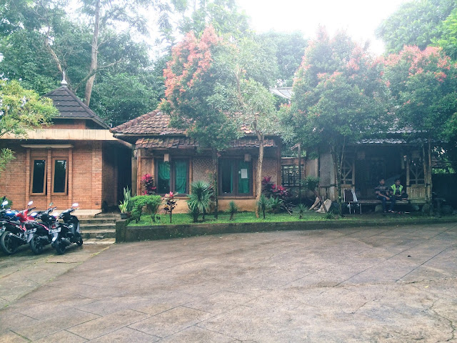 Saung Abah Sukabumi