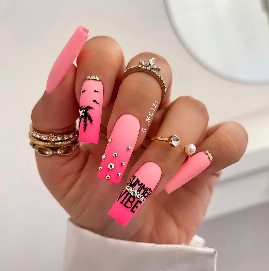 NEW BEAUTIFUL NAIL ART DESIGNS TO TRY IN 2022