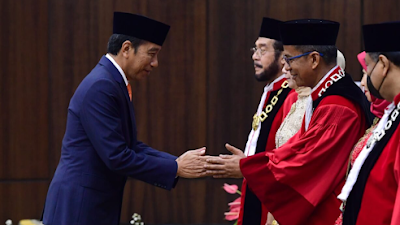 Presiden Jokowi Saksikan Pengambilan Sumpah Ketua dan Wakil Ketua MK 2023-2028