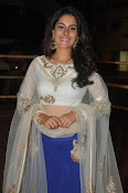 isha talwar latest glam pics-thumbnail-2