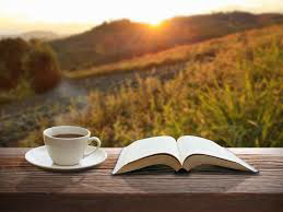 5 أسباب لجعل القراءة الصباحية ضمن روتينك اليومي