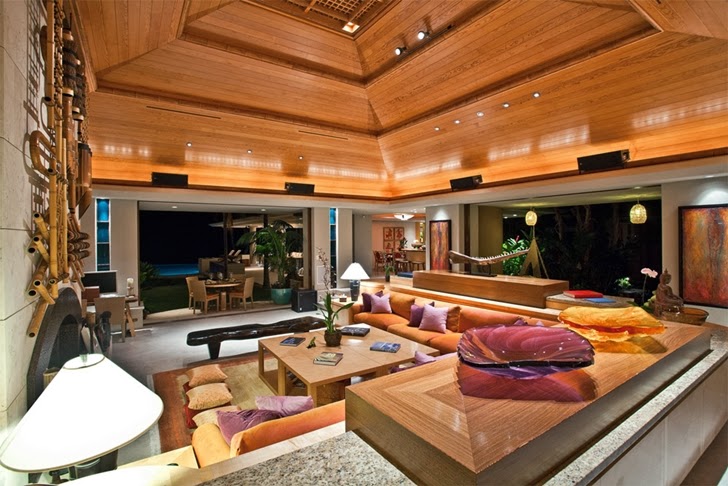 Living room furniture in Cliff house, Hawaii