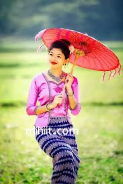 মারমা মেয়েদের পিক তোলার স্টাইল ২০২৪