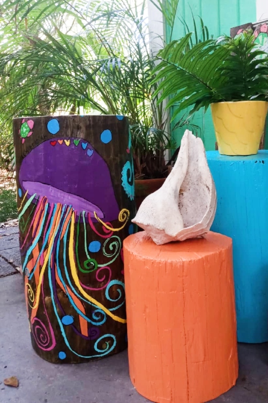 Painted Pilings Plant Stand Garden Decor DIY Project Idea