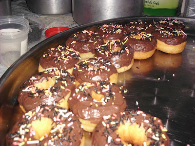 SEINDAH MAWADDAH: Donut Coklat Pelangi