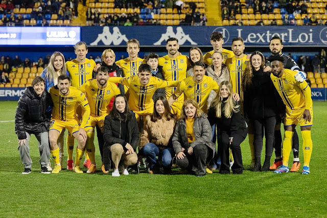 📸A. D. ALCORCÓN 📆10 marzo 2024 ⬆️Javi Lara, Javi Castro, Chema, Óscar Rivas, David Morillas, Lucas Anacker. ⬇️Jacobo González, Javi Pérez, Víctor García, Chiki, Yan Eteki. A. D. ALCORCÓN 1 🆚 R. C. D. ESPANYOL DE BARCELONA 1 Domingo 10/03/2024, 21:00 horas. Campeonato de Liga de 2ª División, jornada 30. Alcorcón, Madrid, campo de Santo Domingo: 2.521 espectadores. GOLES: ⚽0-1: 65’, Martin Braithwaite. ⚽1-1: 76’, Chema.