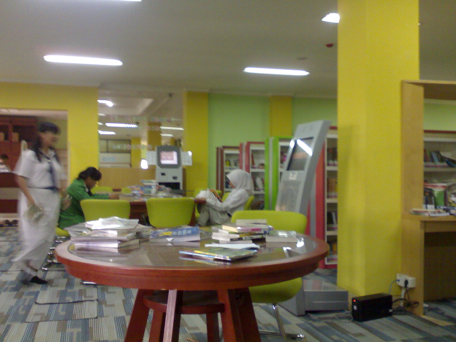 Suasana Dalam Gedung Perpustakaan Dan Arsip Jakarta Utara